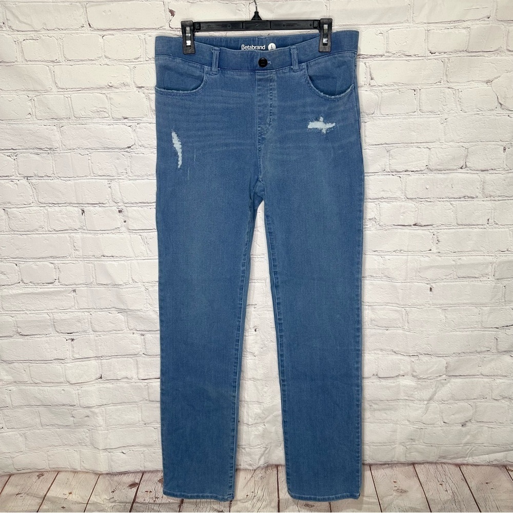 Betabrand light/medium wash pull on boot cut 4 pocket yoga denim